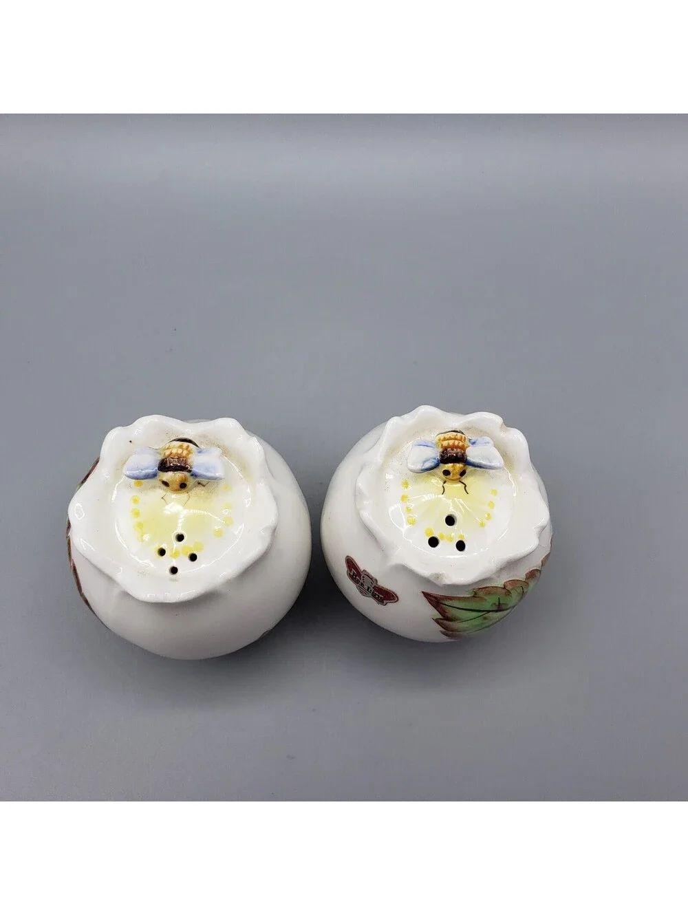 Vintage Lefton Bee Line Salt & Pepper Shaker Set Bumble Bee Ceramic #1288 Japan
